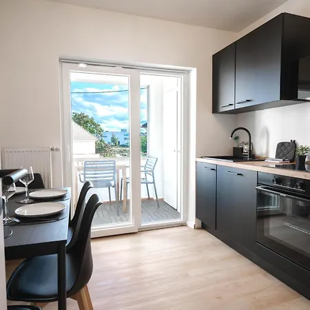 Malu - Attraktive Lage, Balkon, Smarttv, 24h Checkin, Waschmaschine,